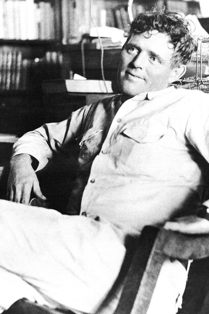 Jack London nel suo studio