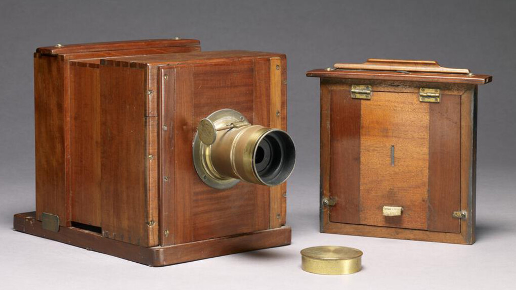 In Focus: The Camera. Courtesy of J. Paul Getty Museum