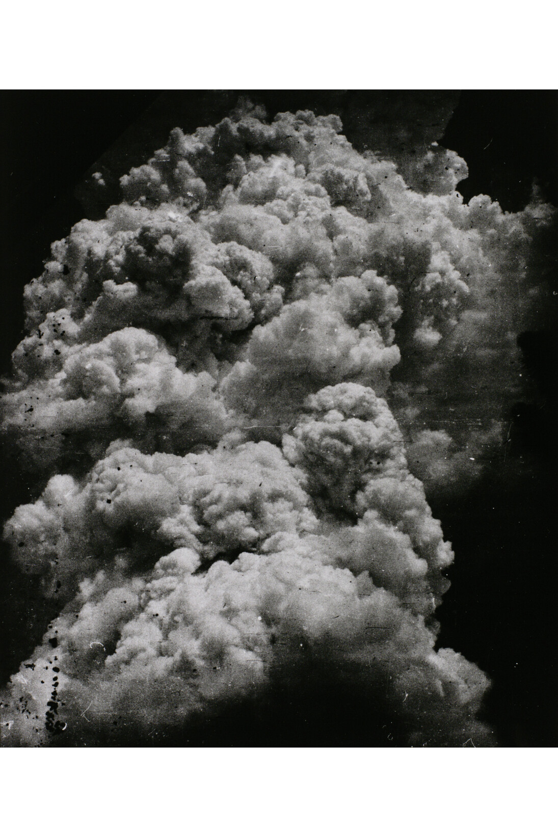 Toshio Fukada, The Mushroom Cloud - Less than twenty minutes after the explosion (1) 1945, Tokyo Metropolitan Museum of Photography (Tokyo, Japan)