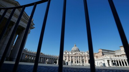 Piazza San Pietro totalmente priva di turisti