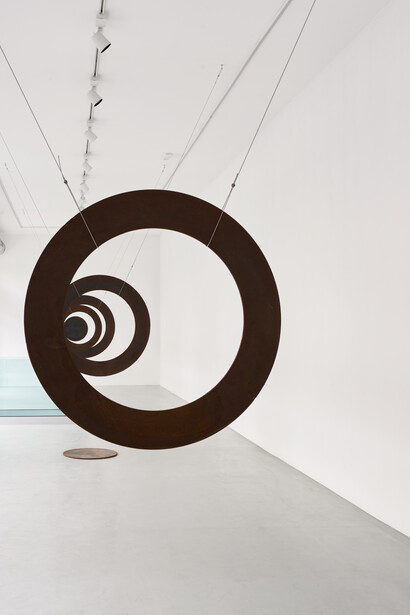 Robert Morris, 4 Rings, 2 Centers, Osart Gallery, Milan, March - May 2022.
Courtesy Osart Gallery. Photo credits Max Pescio