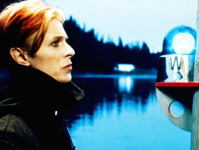 David Bowie, en “El hombre que cayó a la tierra”