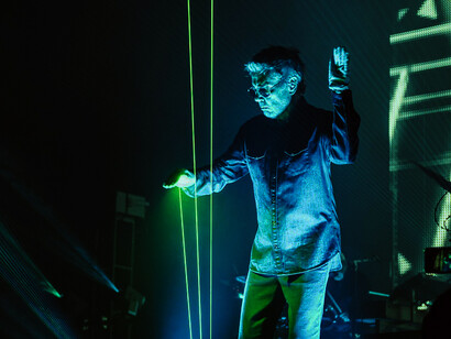 Jean-Michel Jarre, se ha destacado por sus impresionantes conciertos multitudinarios celebrados al aire libre