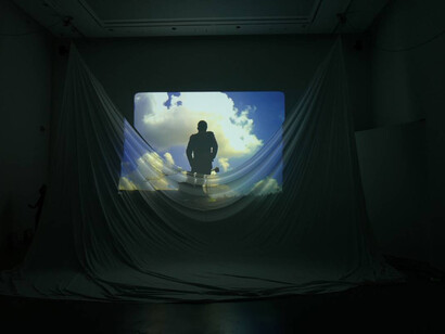 Apichatpong Weerasethakul, A conversation with the sun (afterimage), exhibition view. Courtesy of MCA