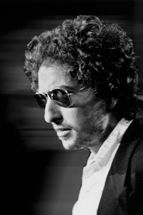 Bob Dylan. Nel momento in cui credi di averlo capito, è pronto a risponderti «I’m not there, I’m gone»