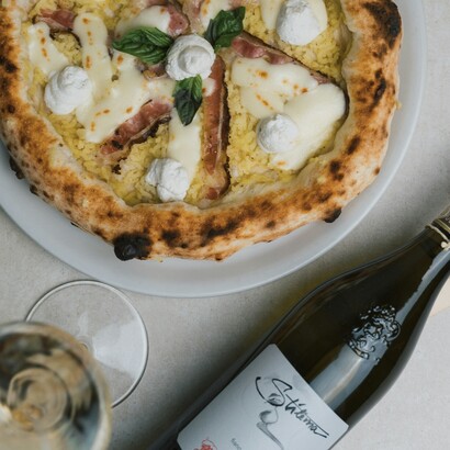 Nata come cibo popolare, la pizza è diventata simbolo universale di convivialità, creatività e amore per le cose buone. Ph Luigi Boccardo