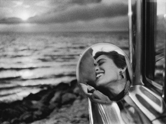 Elliott Erwitt, Santa Monica, California, 1955 ©Elliott Erwitt/Courtesy of Edwynn Houk Gallery