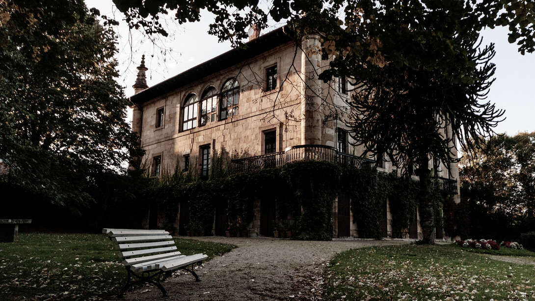 Imaginen mi terror las primeras noches al saber que estaba durmiendo en una Casona del Siglo XVII y la casa decidía hablarme en las madrugadas
