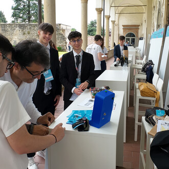 La delegazione del team "Ally" dell’Istituto "Allievi-Sangallo" di Terni ai Campionati di Imprenditorialità di Bergamo, il 4 e 5 giugno, 2025. Foto di Katia Pangrazi