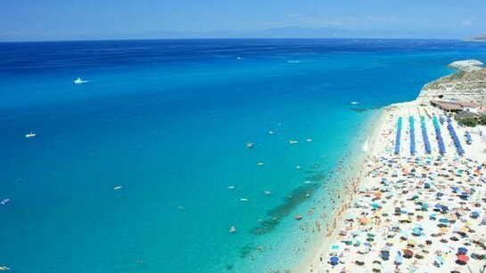 Amazing beach, full of people, in Calabria