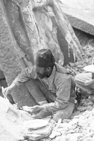 Archeological excavation being conducted by locals during the late Ottoman Iraq