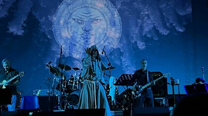 Massimo Baracchi: basso, bass pedals, Luca Castellani: chitarra elettrica, Marco Pentiricci: flauto, flauto Kiowa, sax, arpa, Andrea Pieroni: voce, Riccardo Regi: chitarra 12 corde acustica ed elettrica, chitarra elettrica, Sergio Servadio: batteria, Stefano Tofi: tastiere, Mauro Formica: basso su 7 e 8 
