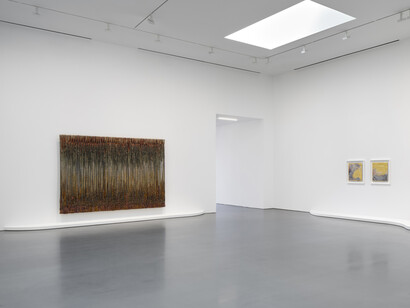 Olga de Amaral, exhibition view. Courtesy of Lincoln Glenn Gallery