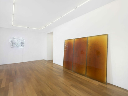 Various artists, Critical girls, exhibition view. Courtesy of Xippas