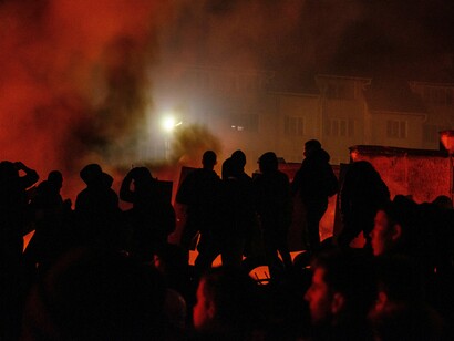 O partido no poder deve ser exemplar e mostrar a sua maturidade politica com que tanto se vangloria e aceitar os resultados eleitorais e respeitar a vontade popular e a democracia que ainda resta neste partido, o uso da força e das armas para se manter no poder e um assunto que não faz sentido em democracia