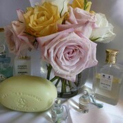 Karen Kilimnik, Soaps and cleanliness, 2013, C-Print, 40,6 x 50,8 cm, courtesy Sprüth Magers Berlin London