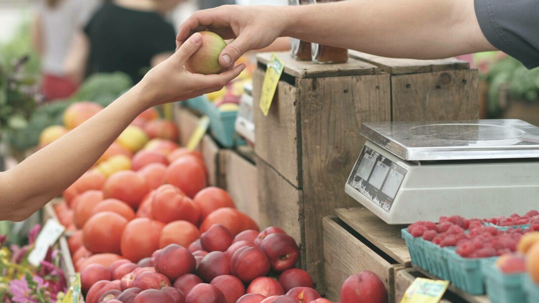 Food shopping is a desirable commerce for both the shopper and the seller