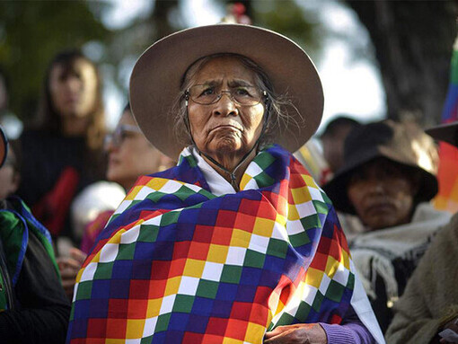 Los pueblos originarios de América han sido guardianes de saberes ancestrales, lenguas milenarias y formas de vida profundamente ligadas a la tierra