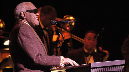 Last concert of Ray Charles, at Salle Wilfrid-Pelletier of the Place des Arts while the Festival International de Jazz de Montréal in 2003