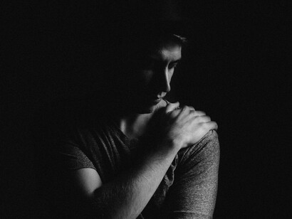 Existen algunos indicadores que pueden ayudar a detectar el suicidio y con ello tratar de prevenirlo