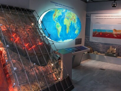 The geohistorical evolution of the Aegean, exhibition view. Courtesy of Natural History Museum of the Lesvos Petrified Forest