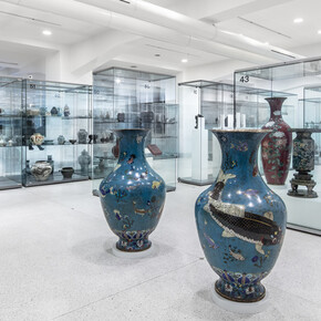 Open Storage of the Art of Asia. Courtesy of National Gallery