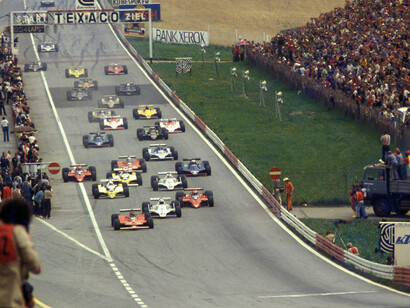 Ercole Colombo, Gilles Villeneuve (primo a sinistra), alla partenza del GP di Austria, 1979