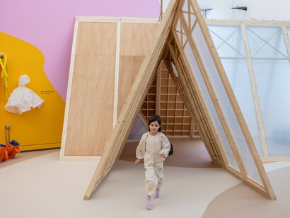 Sonia Kazovsky, Spielplatz, ausstellungsansicht. Mit freundlicher genehmigung der Kunstsammlung Nordrhein-Westfalen