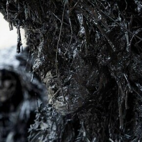 Nicola Hicks, Dressed for the Woods II, 2013, [detail], plaster (to be cast in bronze), edition 3, 79 x 71 x 71 inches, © Nicola Hicks, courtesy of Flowers Gallery