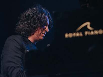 Diego Amador, artista che si esibirà al festival. Cortesia del MoonJune Festival