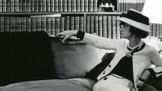 Coco Chanel nella sua casa