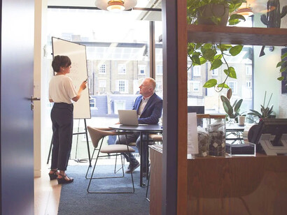 Il compito del professionista sarà quello di lasciare il tempo necessario alla persona per elaborare e superare la perdita del lavoro, per poi recuperarla sul lato motivazionale