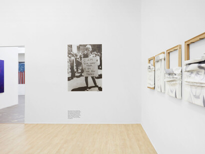 Over the Rainbow, Exhibition view. Courtesy of Praz-Delavallade