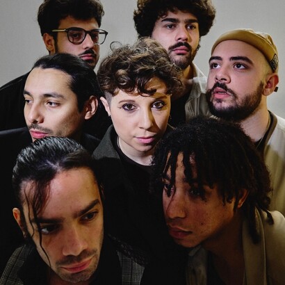 Con Aphonia, la band trasforma i disturbi del linguaggio e dell’incomunicabilità nel cuore di una narrazione musicale intensa e concettuale. Foto di Caterina Morelli