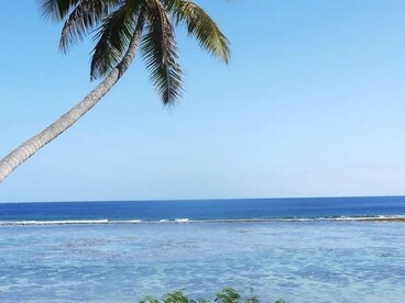 Ha'atafu Beach, nella punta ovest dell'isola di Tongatapu, in cima alla striscia di terra a forma di uncinio