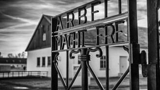 «Arbeit macht frei» en Dachau