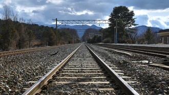 Ciò che chiamiamo caso è spesso il modo in cui il destino si diverte a sorprenderci