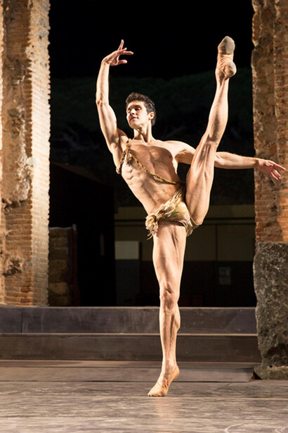 Roberto Bolle danza a Pompei