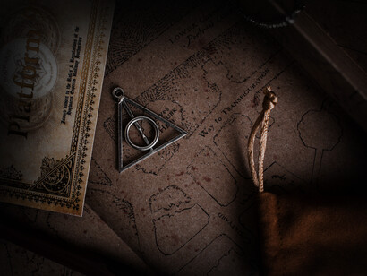 Abracadabra: otra interpretación apunta a que su significado sería «Creo (hago) lo que hablo», que le confiere a la palabra el poder de darle forma a la realidad, de manifestar cosas reales