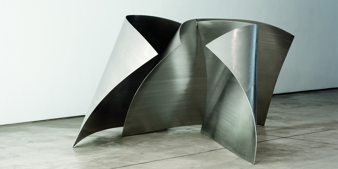 Iole de Freitas Untitled 2017 stainless steel
1,24 x 2,80 x 2,20 m