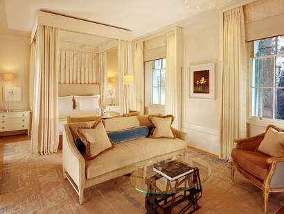 Mansion House Junior Suite bedroom - Coworth Park