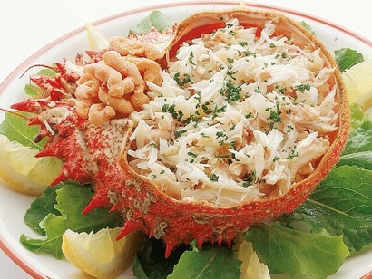 A pasta with Granseola crab, lemon and parsley