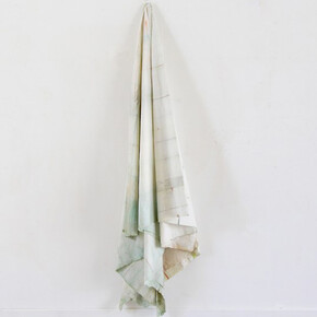 Tombé, 2015, encre et pigments,180cm