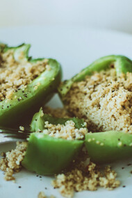 Peperoni con couscous speziato all'interno