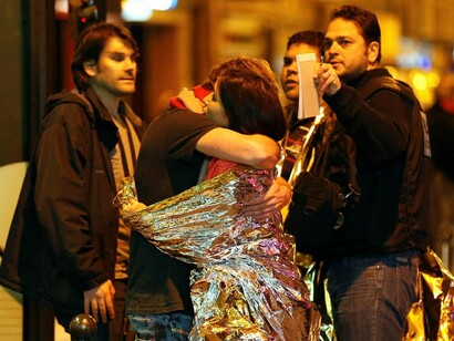 París. Una superviviente de los ataques se encuentra con sus familiares