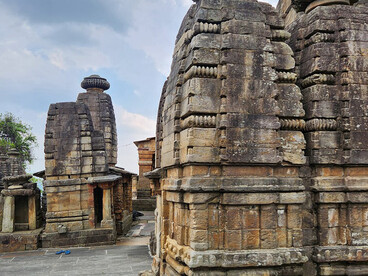 Located around 17 kilometers from Almora, Katarmal Temple—also known as the Bara Aditya Temple—is a magnificent temple dedicated to the Sun God, India