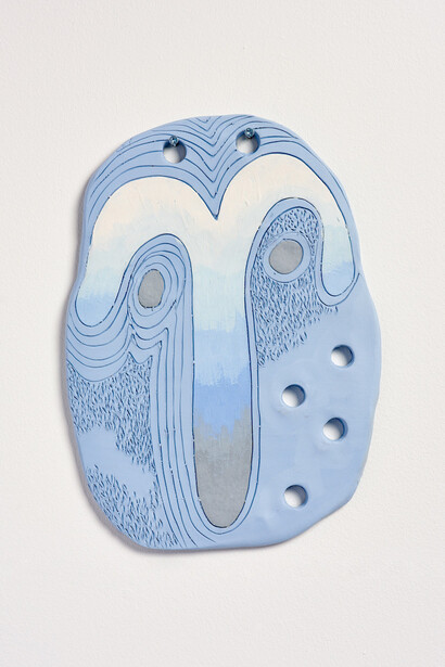 Ludovica Gioscia, Primordial Friend, 2019. Ceramic. 32 x 24 x 1 cm. Photographer Jonathon Bassett. Courtesy of VITRINE.
