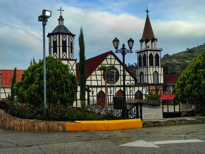 La Colonia Tovar fue fundada en 1843 por casi 400 inmigrantes que en un complicado viaje de varios meses  llegaron a Venezuela desde el Ducado de Badén, antes de formarse la república de Alemania