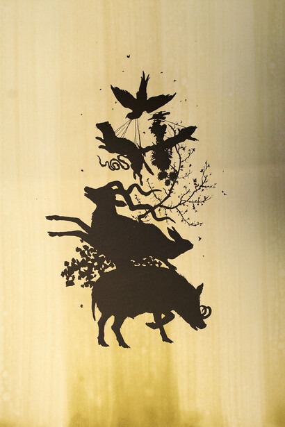 Doty & Waterson’s aquatint etching & letterpress edition of A Swarm, A Flock, A Host on display in Animal Tales. Courtesy of the artist & DC Moore Gallery, New York 
