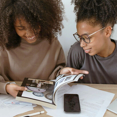 O papel dos professores evolui para guiar os alunos no uso responsável de ferramentas digitais e da inteligência artificial